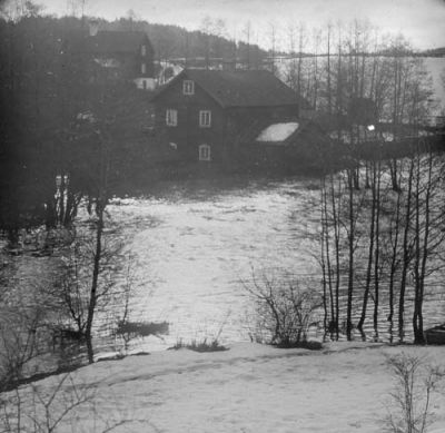 Byggnader invid vattendrag
