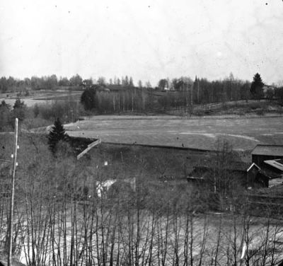 Landskapsvy med byggnader
