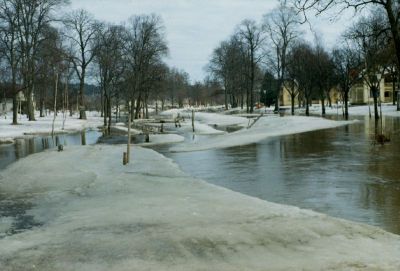 Översvämning i vattendrag
