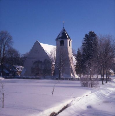 Kyrka i vintermiljö
Nyckelord: kyrka klockstapel