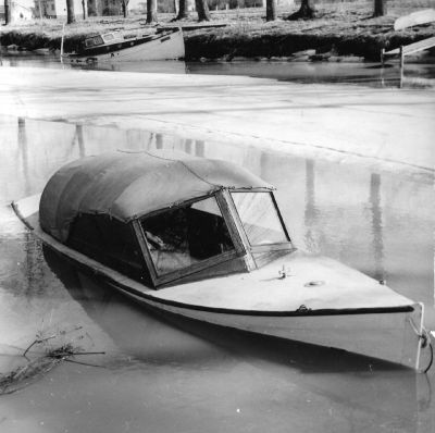 Infrusen båt
Nyckelord: Båt