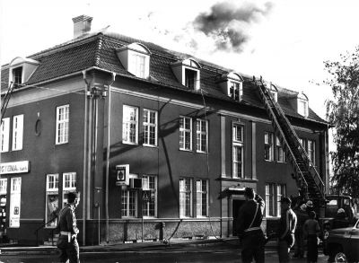Brandkår i arbete
Nyckelord: Brandbil