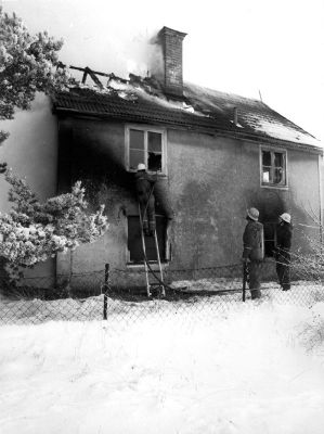 Brandkår i arbete
