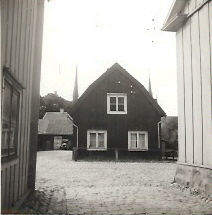 Stadsinnergård
Nyckelord: Bil