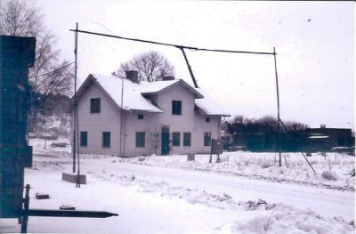 Byggnad på gärde
Nyckelord: Järnvägsstation