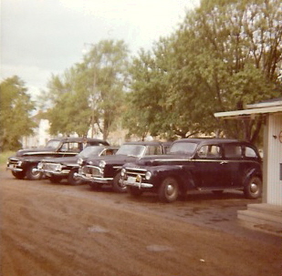 4 taxibilar på parkering
Nyckelord: Taxi