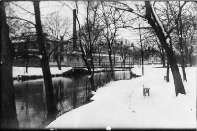 Ån i vinterskrud
Nyckelord: Vinter