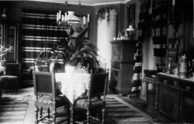 Finrum.
Nyckelord: Möbler