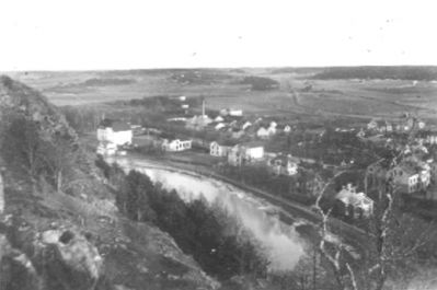 Byggnader bakom Göta Kanal.
Nyckelord: Utsikt