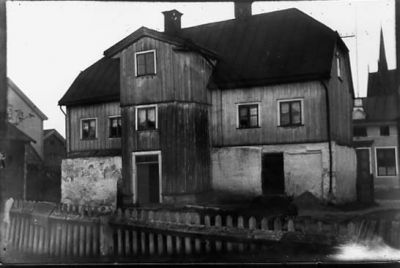 Byggnad
Nyckelord: Stengrund Byggnadsstil