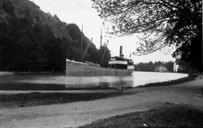Båt på Göta Kanal.
Nyckelord: Fartyg