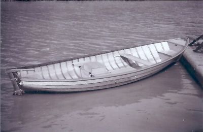 Båt vid pir
Nyckelord: Båt