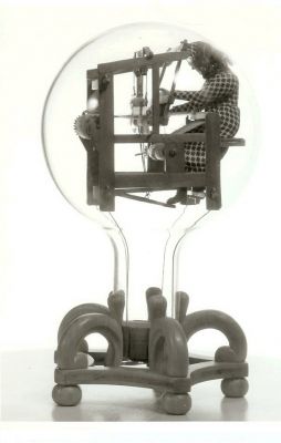 Modell av vävstol
Nyckelord: Vävstol Modell