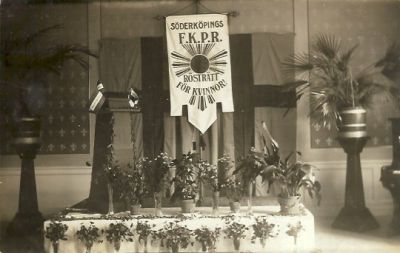 Politisk banderoll
Nyckelord: Banderoll Flagga