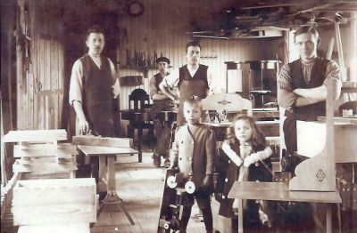 Verkstadsinteriör
Nyckelord: Verktyg Möbel