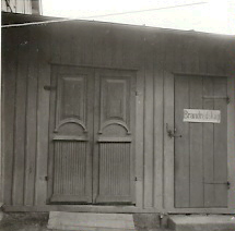 Dörr med snickarglädje
