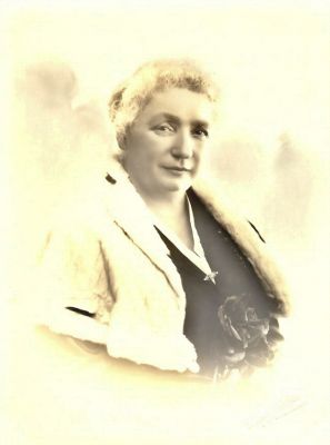 Porträtt av kvinna
Amanda Leksell
