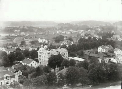 Stadsvy från berg
