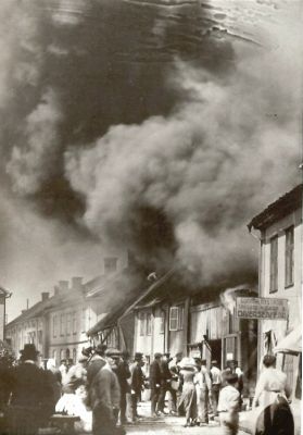 Brand vid innerstadsgata
Nyckelord: Brand Brandstege