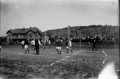 Fotbollsmatch
Nyckelord: Fotboll Järnvägsstation