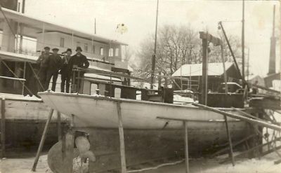 Båt i reparationsdocka
Nyckelord: Båt