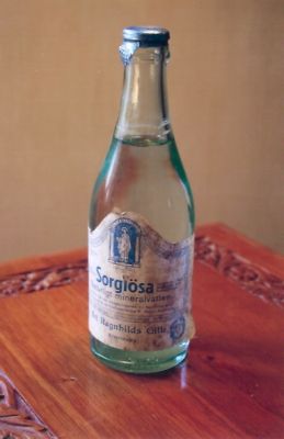 Mineralvattenflaska
Nyckelord: Flaska