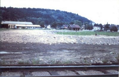 Stadsvy med vägbygge
Nyckelord: Järnväg