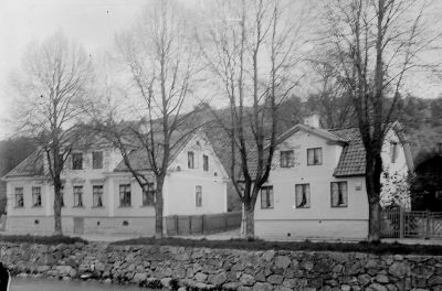 Byggnader vid Storån
Nyckelord: Byggnad Stenmur