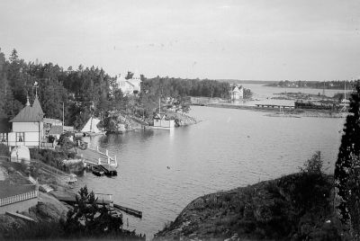 Skärgårdsmiljö
Nyckelord: Båt Byggnad Vatten