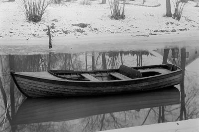 Båt i vattendrag
Nyckelord: Båt Vatten