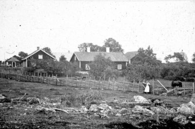 Lantgård
Nyckelord: Gärdesgård