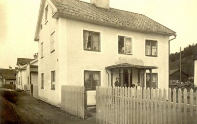 Byggnader längs gata
