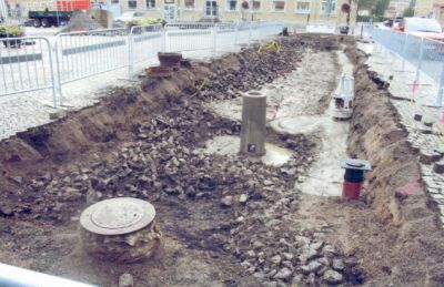 Schaktning för plantering på torg.
