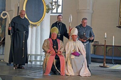 Medeltidsteater i kyrka
